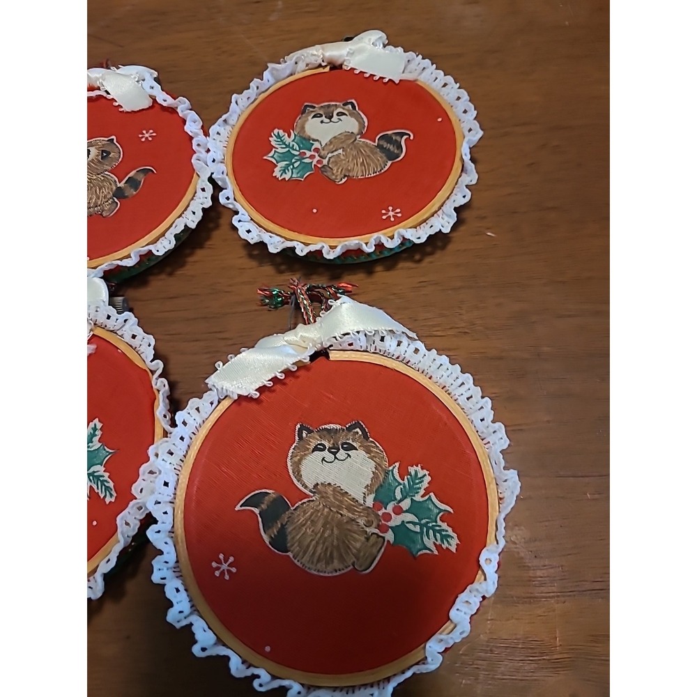 6 Handmade Raccoon Christmas Ornaments In Wooden Embroidery Hoops Lace Red - Picture 4 of 6
